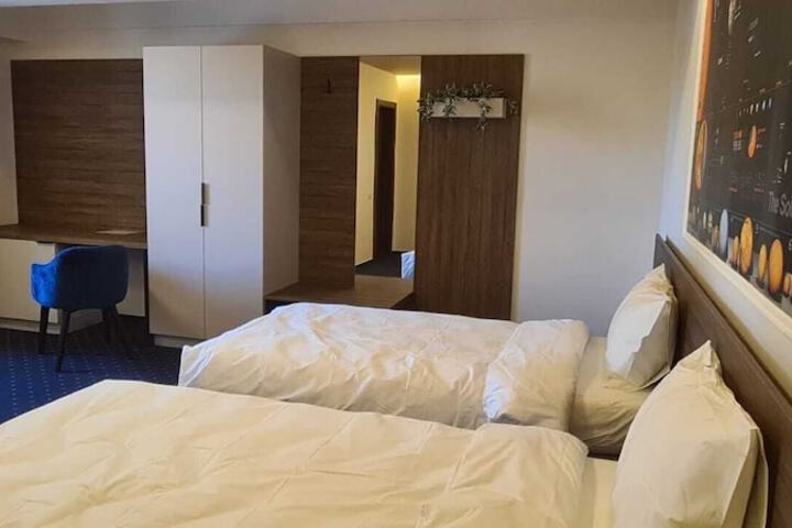 Room 17 of 21