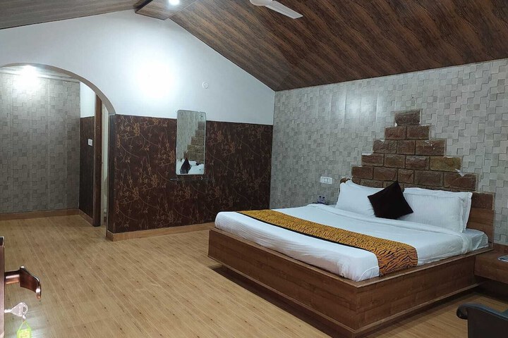 Room 11 of 21