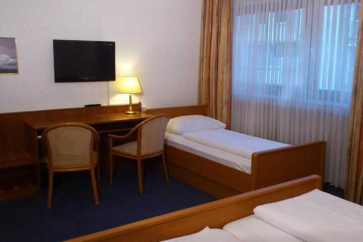 Room 18 of 44