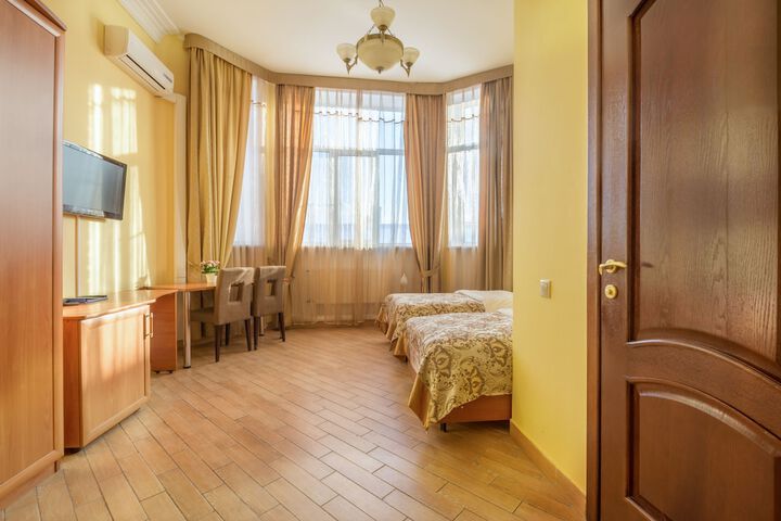 Room 10 of 79