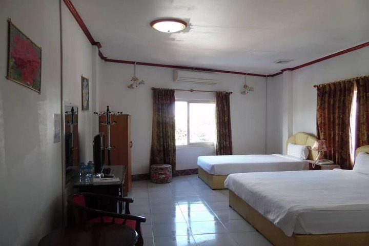 Room 13 of 37