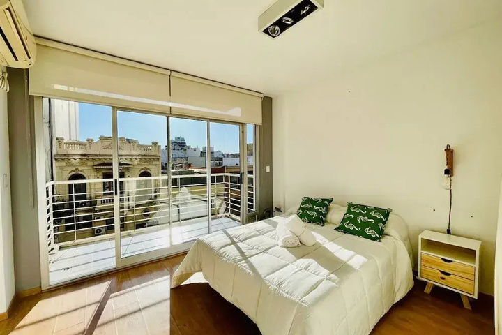 Room 7 of 10
