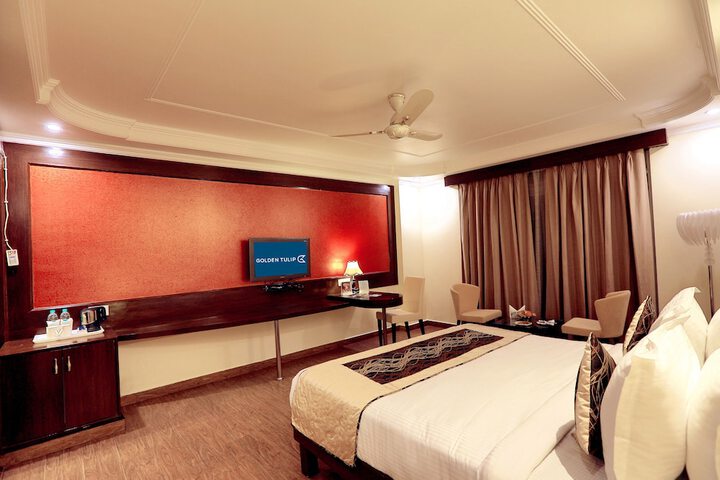 Room 4 of 14