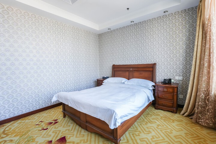 Room 36 of 85