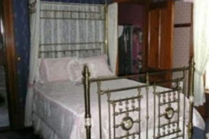 Room 13 of 51