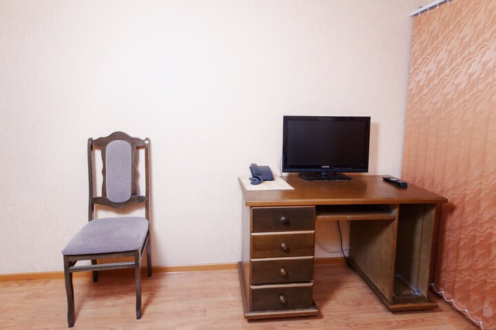 Room 4 of 17