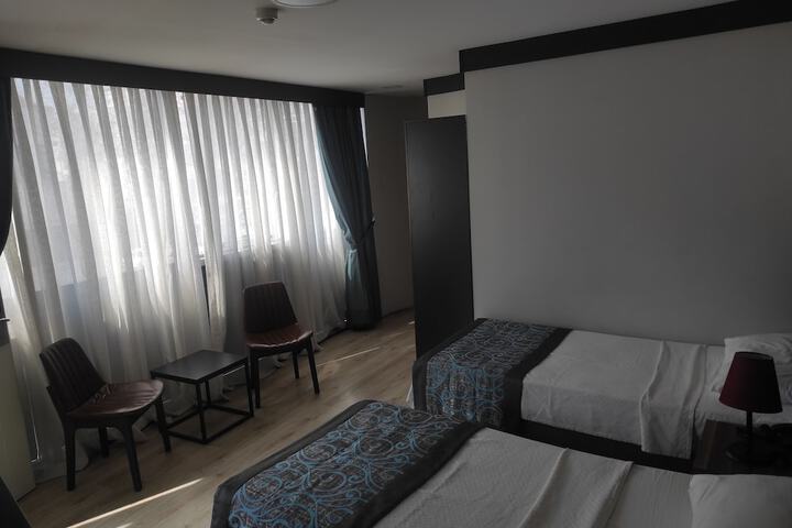 Room 3 of 7
