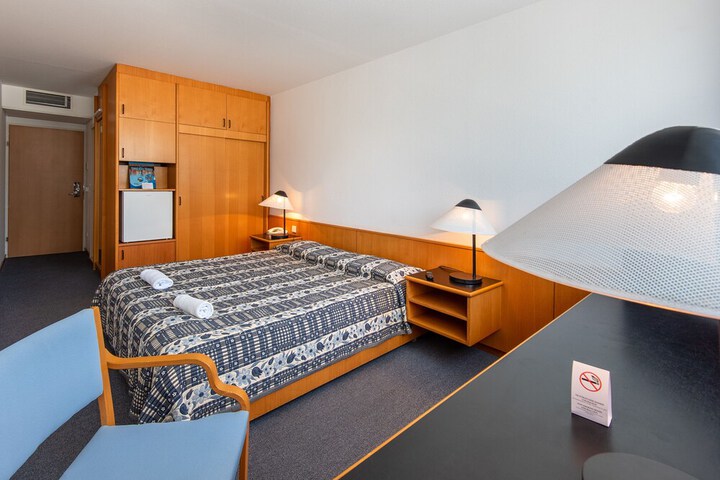 Room 8 of 41