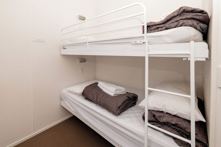 Room 14 of 169