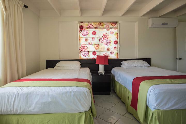 Room 12 of 50