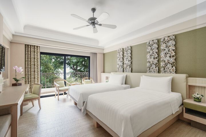 Room 4 of 89