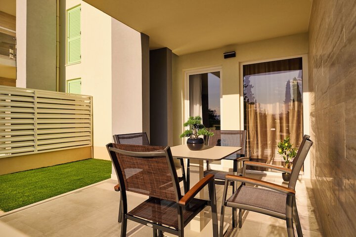 Terrace/Patio 27 of 62