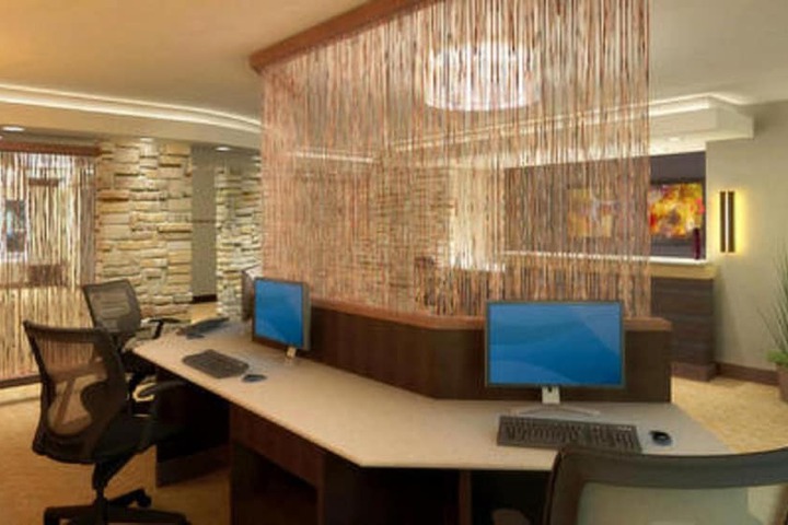 Business Center 26 of 32