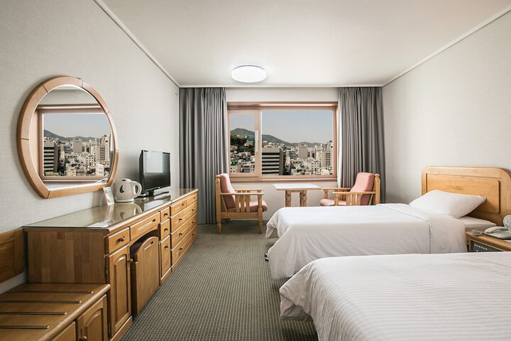 Room 13 of 78