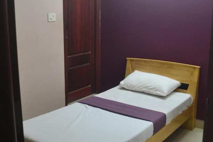Room 15 of 29