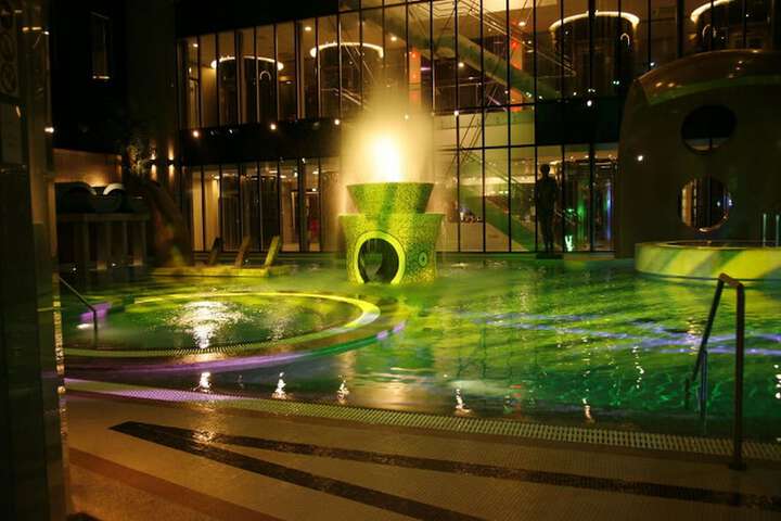 Pool 65 of 108