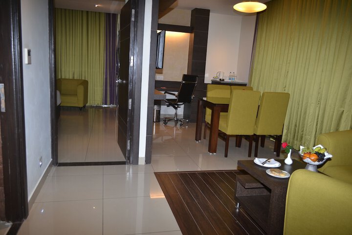 Room 27 of 57