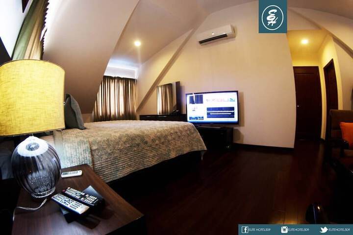Room 11 of 37