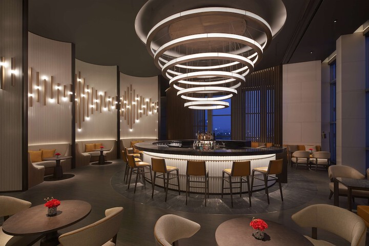 Lounge 55 of 67