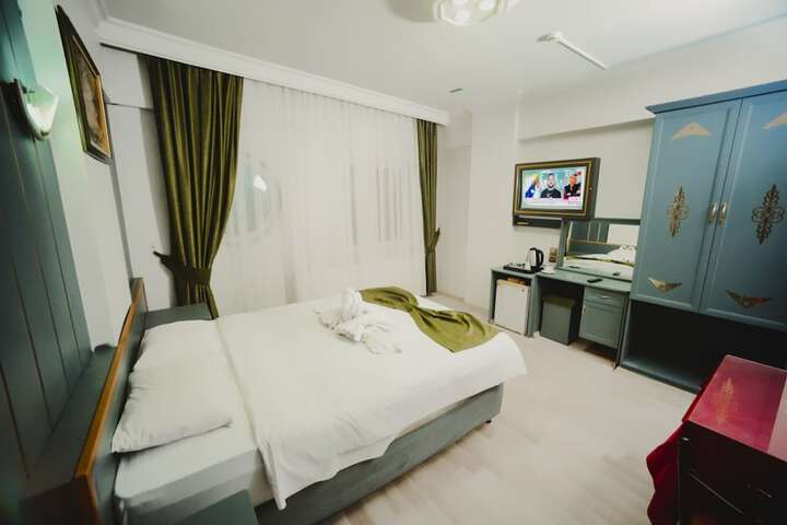 Room 7 of 17