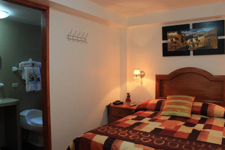 Room 13 of 27