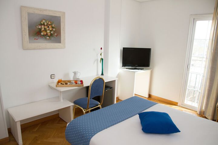 Room 5 of 15