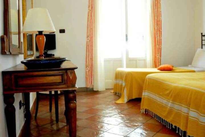 Room 9 of 40