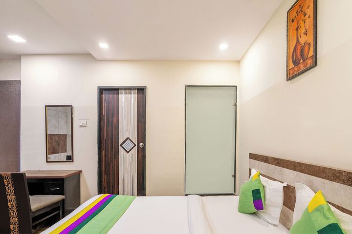 Room 13 of 39