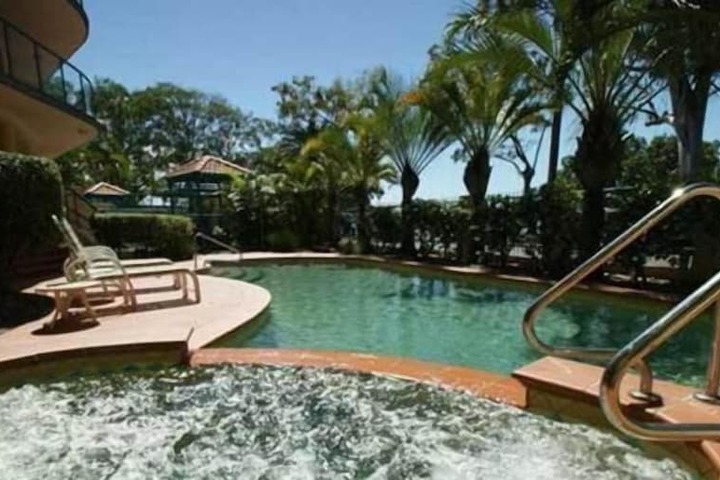 Pool 33 of 41