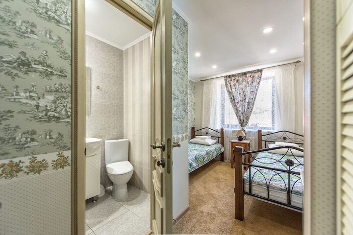 Room 21 of 68