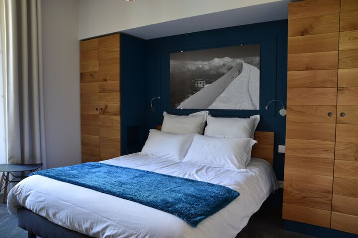 Room 16 of 80