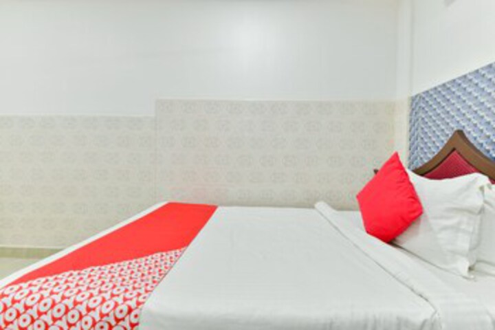 Room 28 of 33