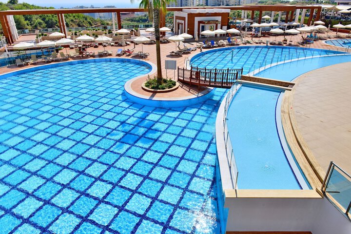Pool Hotel
