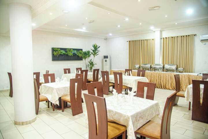 Dining 57 of 70