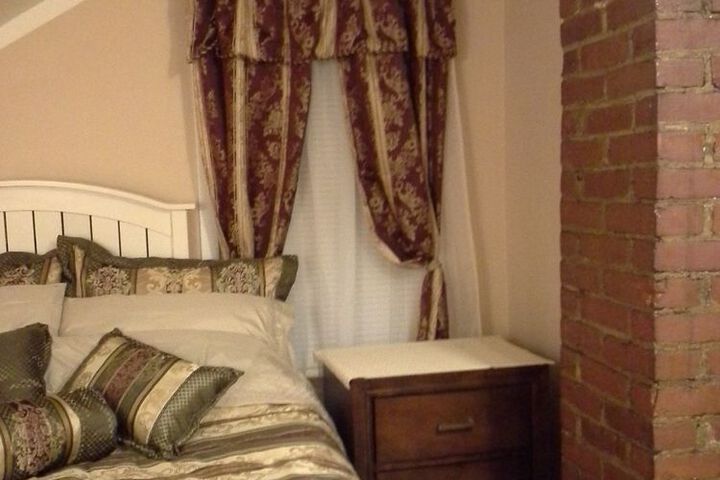 Room 2 of 21