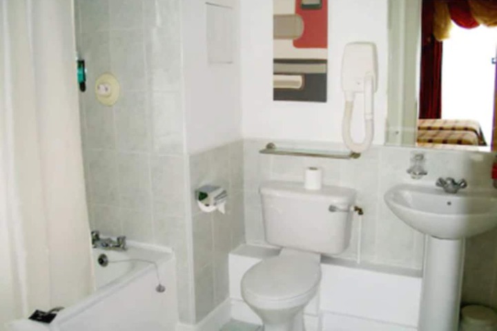Room 11 of 22