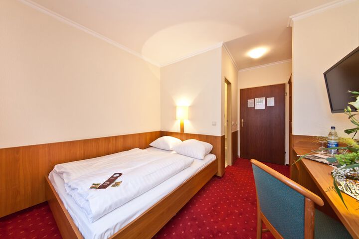 Room 9 of 39