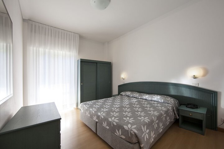 Room 5 of 36