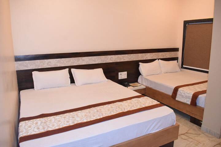 Room 6 of 21