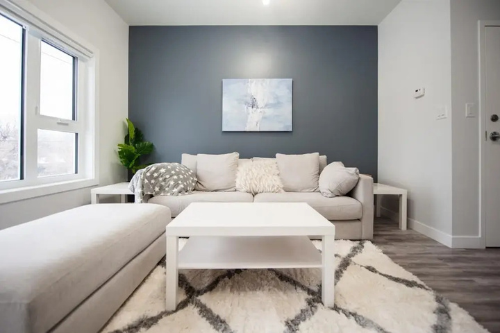 Upscale 2 Bedroom Townhouse Near Uofm IG Field