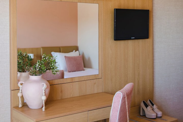 Room 4 of 26