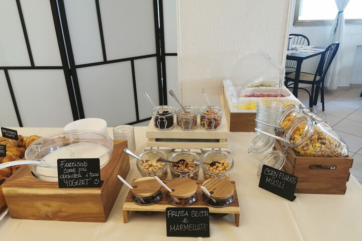 Breakfast/Coffee Service 38 of 62