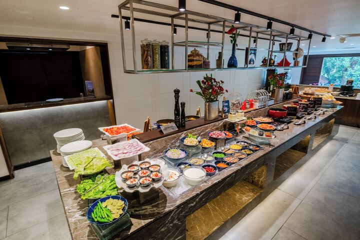 Dining 32 of 69