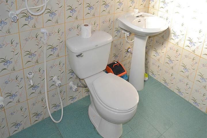 Room 2 of 6