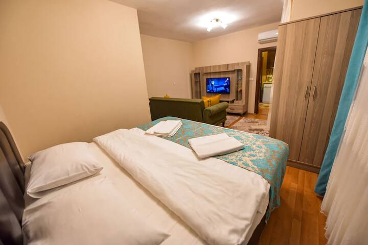 Room 12 of 49