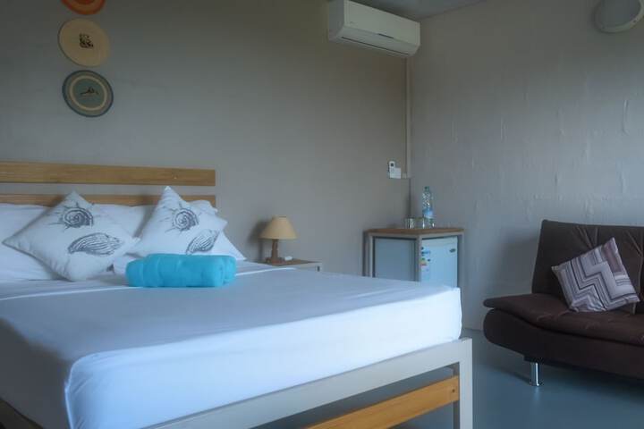 Room 10 of 90