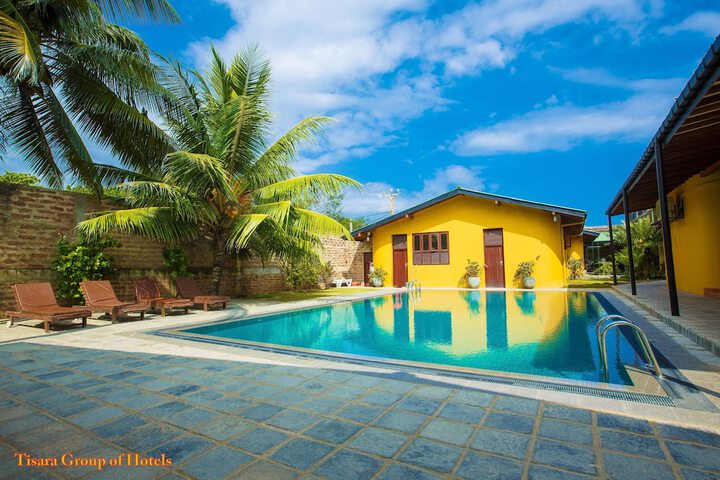 Pool Hotel