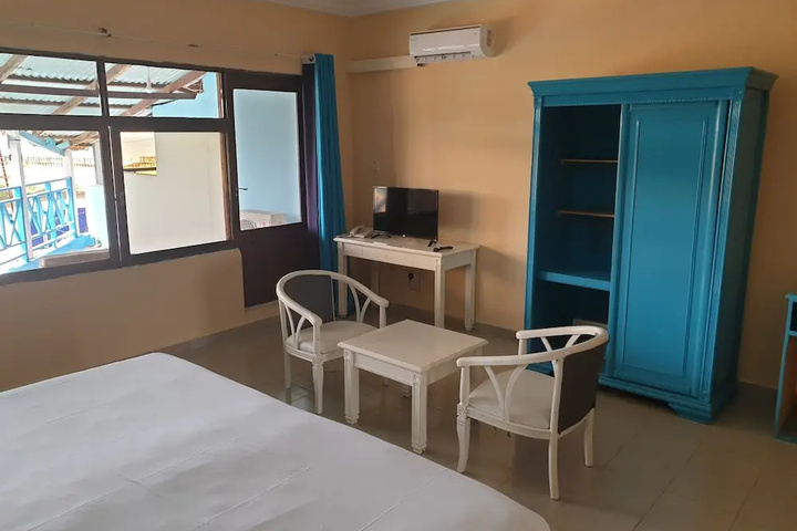 Room 6 of 35