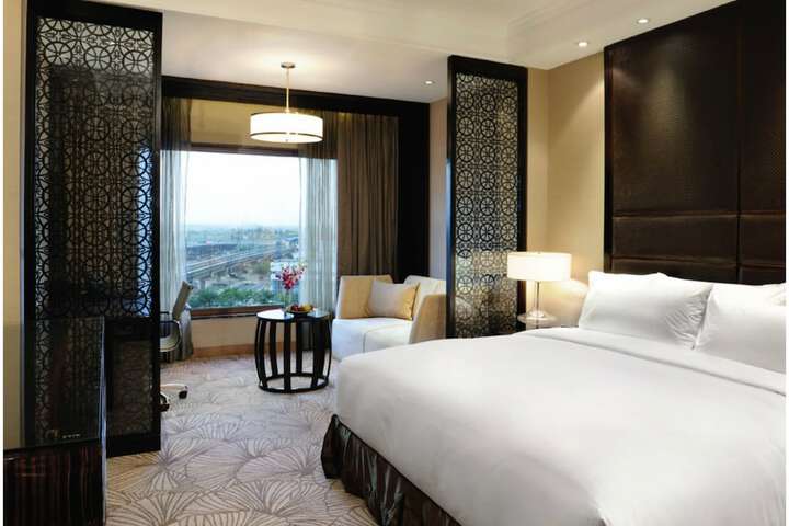 Room 2 of 60