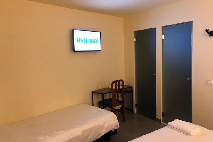 Room 19 of 53